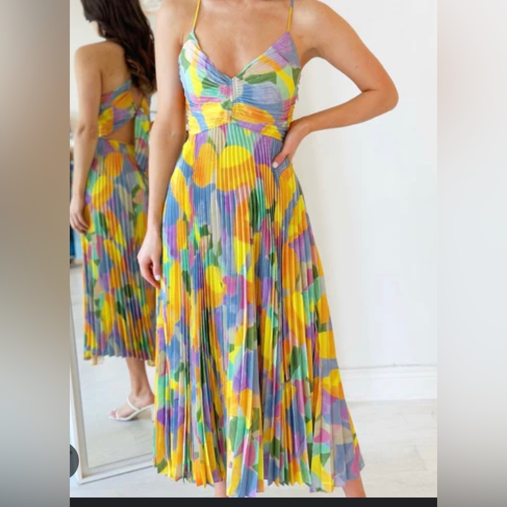ASTR the Label Blythe Yellow Lilac Abstract Pleated Dress